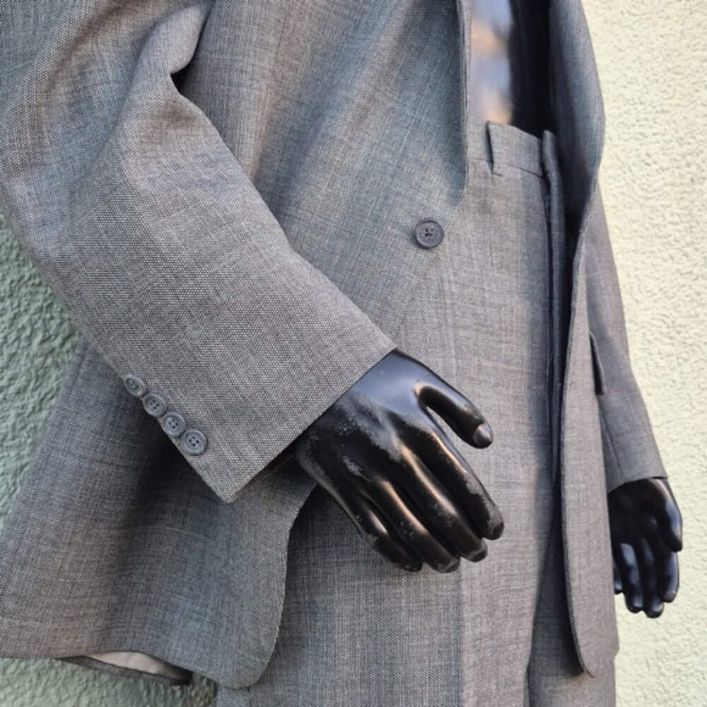 Hart Schaffner & Marx Men's Vintage Gray (2) PC Classic Suit - Picture 9 of 17